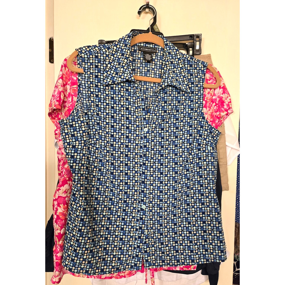 ELEMENTZ Button Up Geo Abstract Print Blue Sleeveless Blouse - Women's Size L